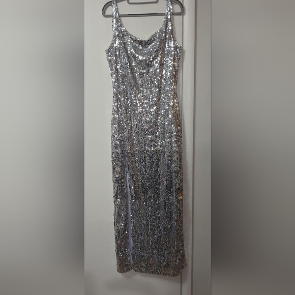 Custom made sequence light stretch mermaid style dress.  Size 12/14 Maxi Dress - Picture 2 of 12